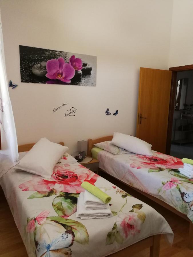 Apartment Nela Vinkuran Bagian luar foto