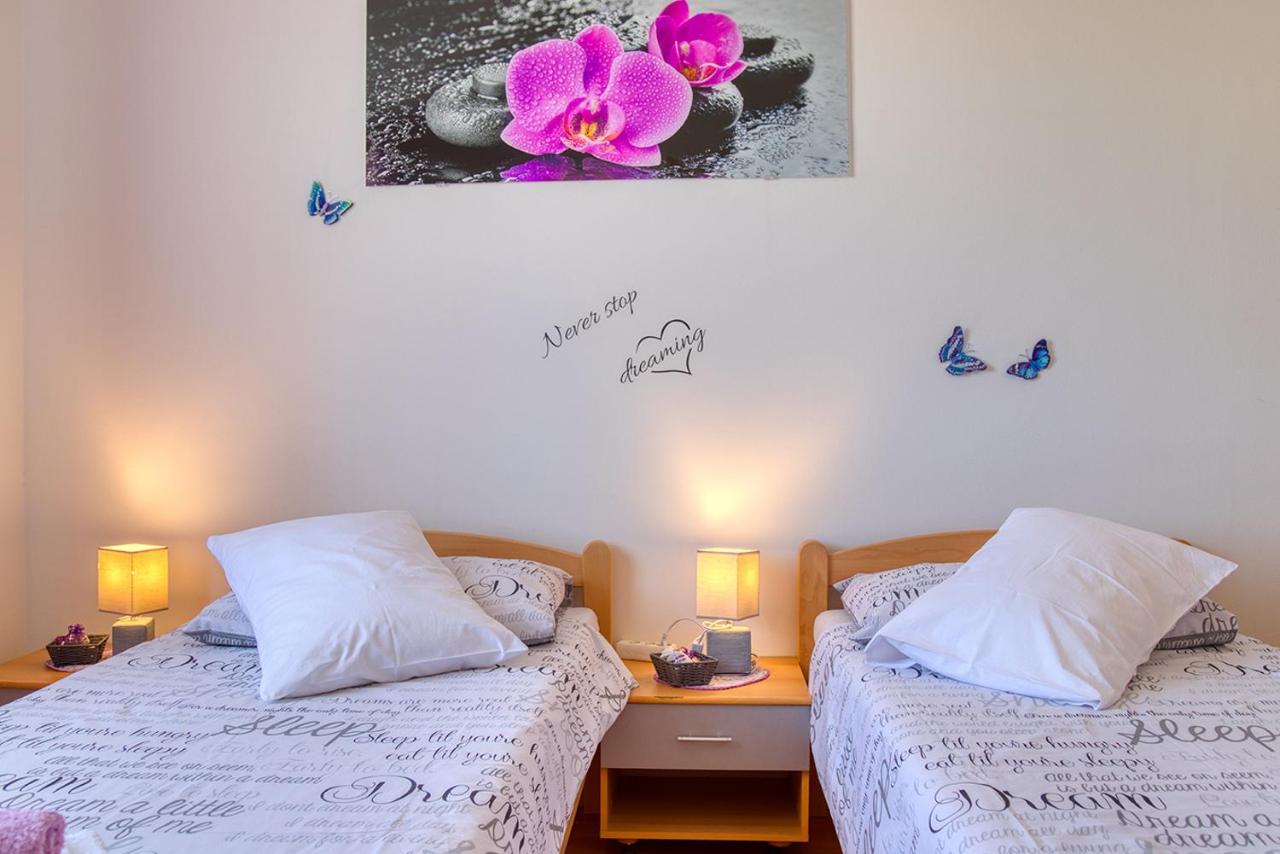 Apartment Nela Vinkuran Bagian luar foto