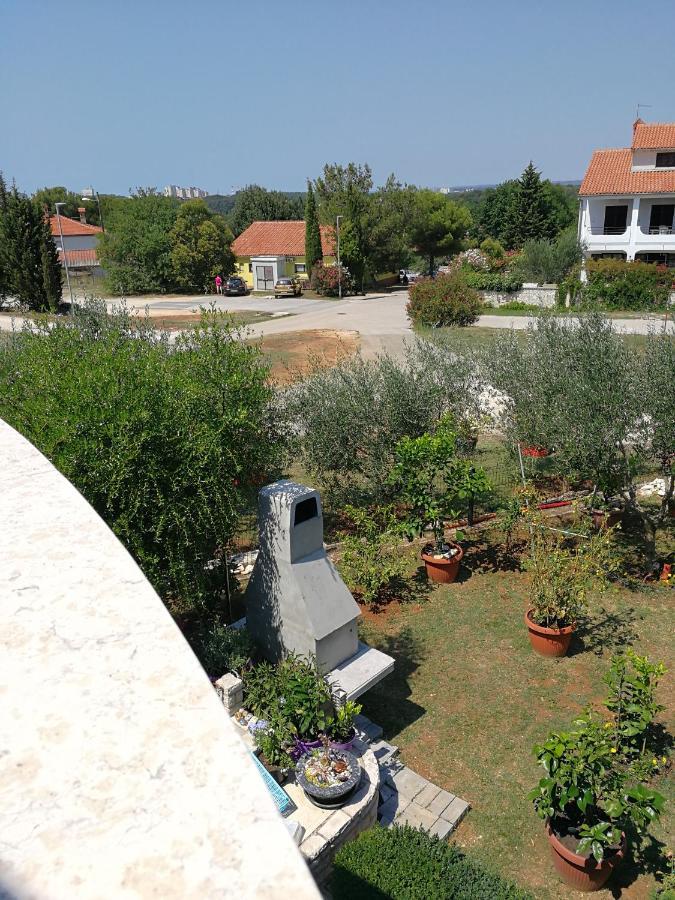 Apartment Nela Vinkuran Bagian luar foto