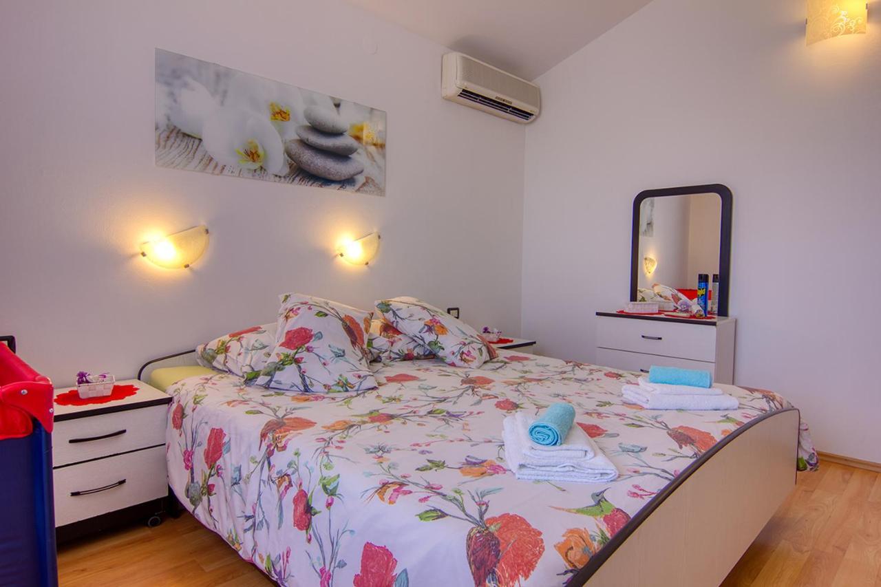 Apartment Nela Vinkuran Bagian luar foto