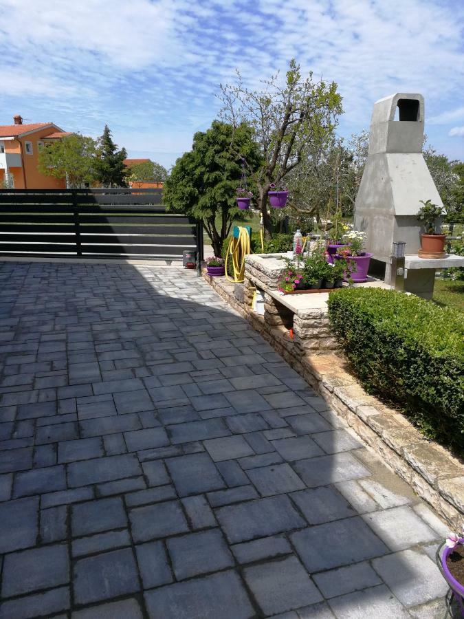 Apartment Nela Vinkuran Bagian luar foto